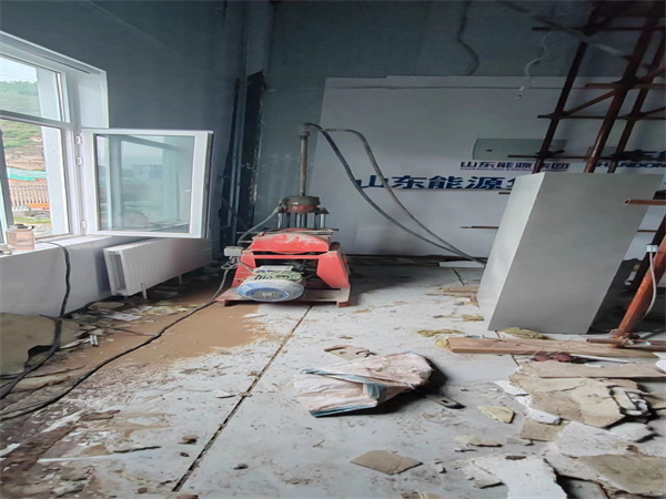 尉犁地基基础下沉墙体裂缝加固注浆顶升施工