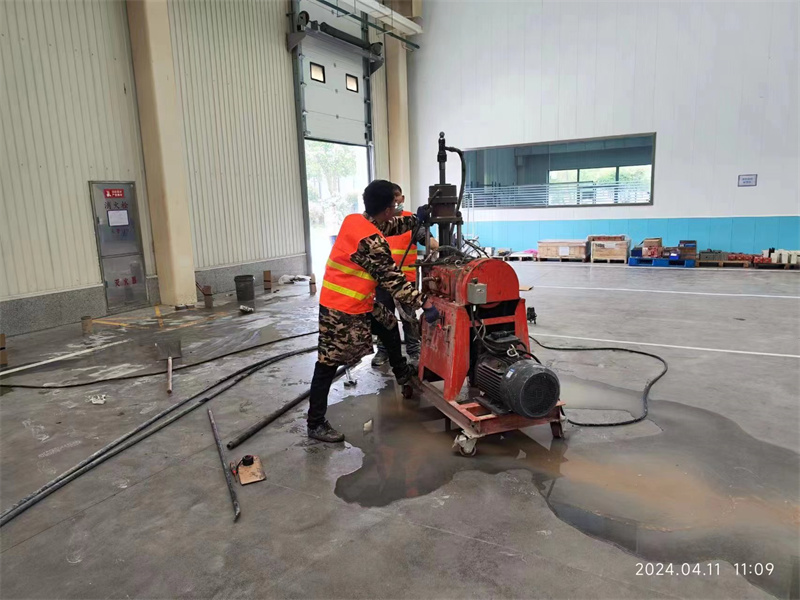 尉犁厂房地面下沉塌陷注浆加固施工